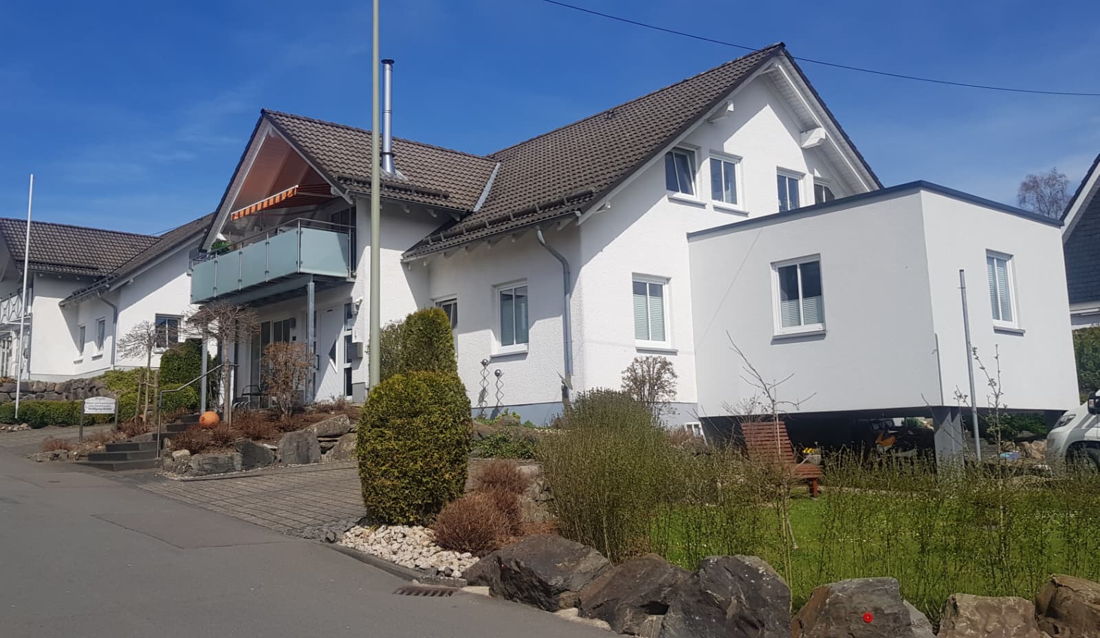 Außenansicht der Praxis Müller in der Karl-May-Straße 2a in Elspe